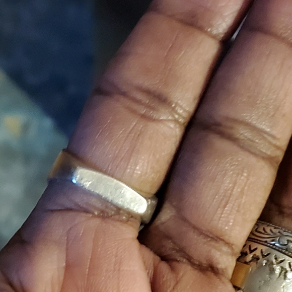 Vintage Sterling Band with Lapis Stone - Picture 2 of 7